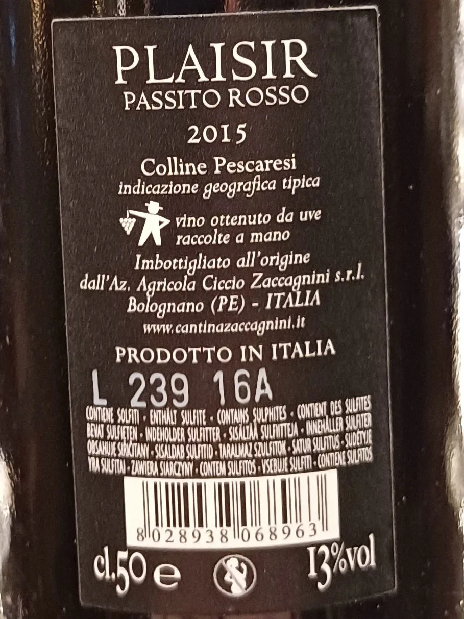 Cantina Zaccagnini Plaisir Passito Rosso Colline Pescaresi IGT 2015 is a captivating dessert wine that enchants the senses with its intricate and inviting profile