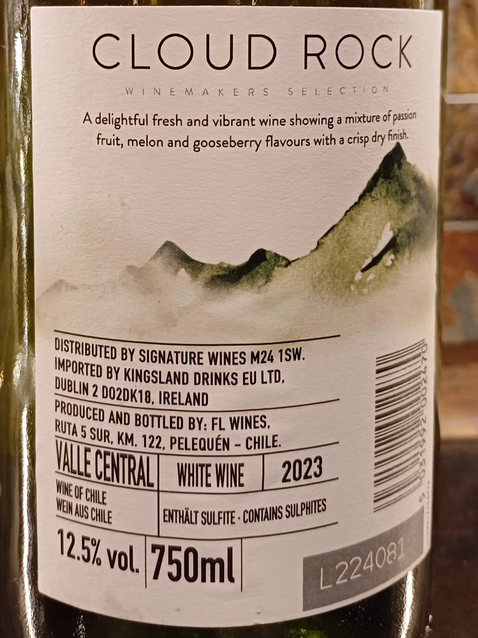 Cloud Rock Sauvignon Blanc is a delightfully refreshing wine that radiates elegance and vibrancy. Upon pouring, its pale yellow hue with subtle green reflections immediately invites you in.