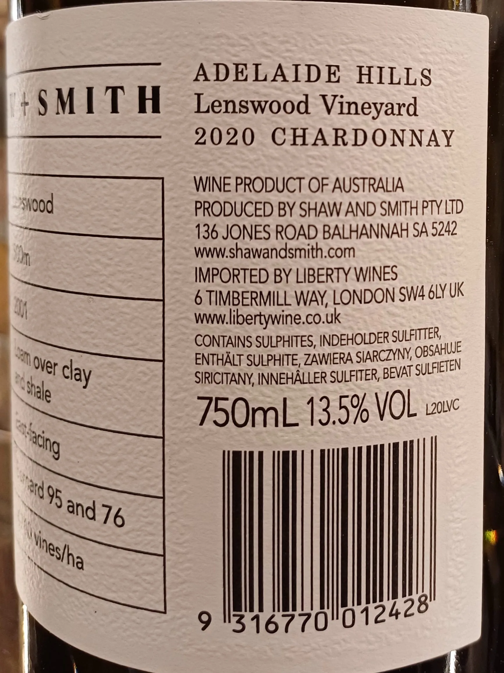 The Shaw and Smith Lenswood Vineyard Chardonnay 2020 is a testament to the meticulous vineyard management and winemaking expertise that Shaw and Smith are renowned for