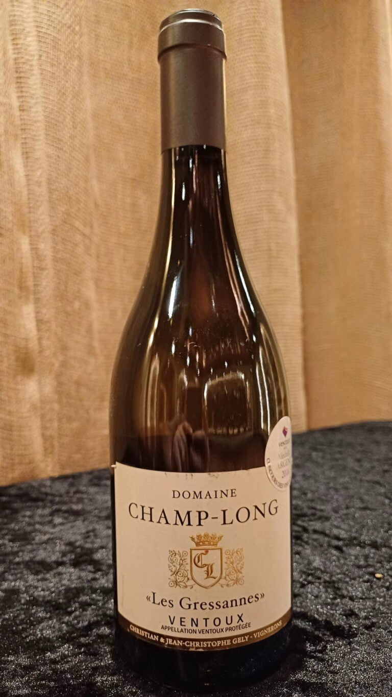 Domaine Champ-Long ‘Les Gressannes’ Ventoux 2015 is a white wine from the Southern Rhône region in France. This wine is a blend of 50% Grenache Blanc and 50% Roussanne.