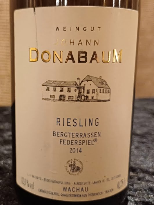 The Riesling Federspiel Wachau 2014 is crafted with precision and care, reflecting the region’s commitment to quality.