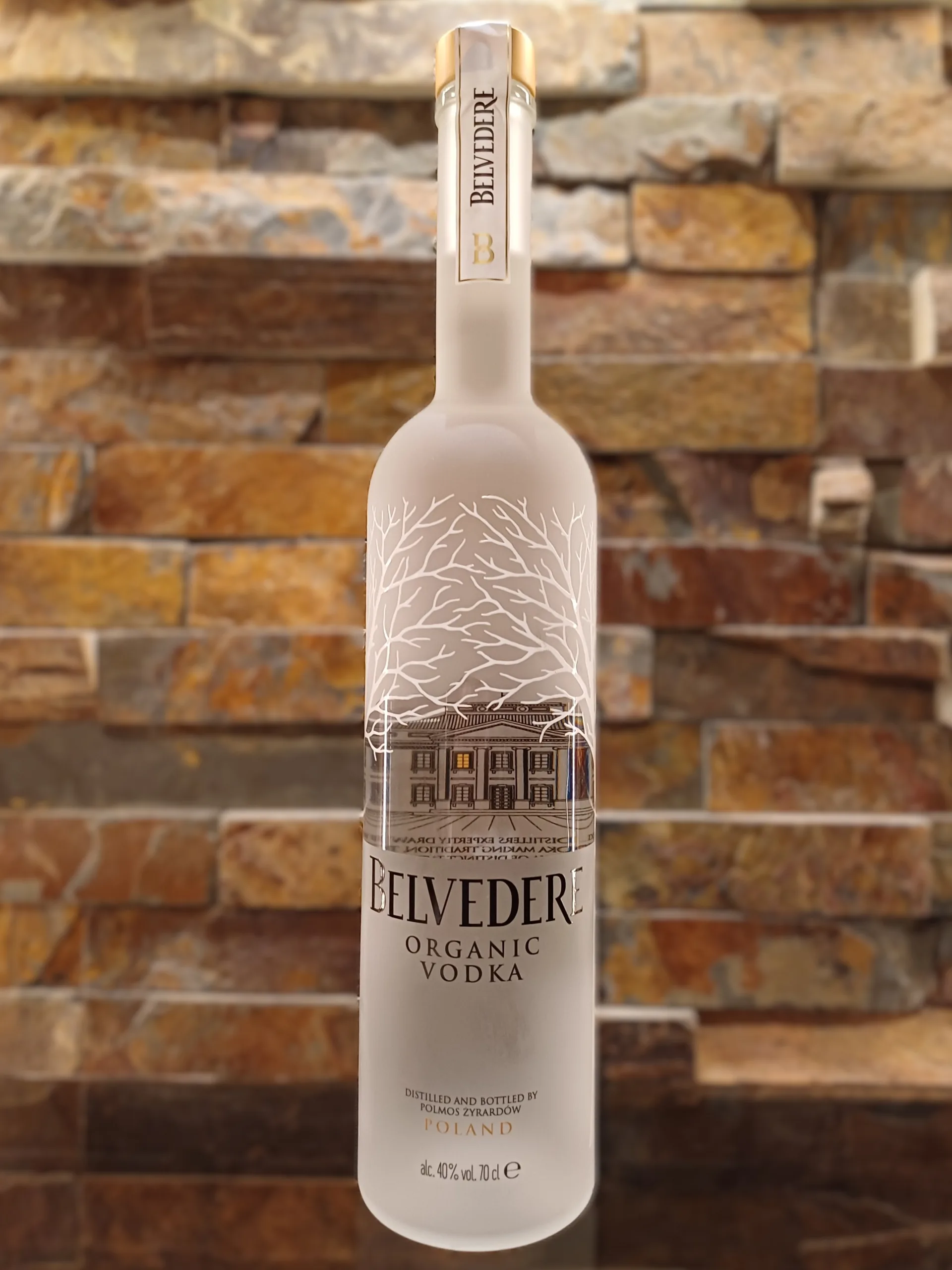 Belvedere Organic Vodka is a rye base imparts a subtle spiciness that adds depth and intrigue to the overall profile. The spiciness is not overpowering but rather delicately balanced