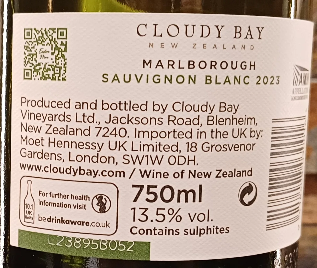 Cloudy Bay Sauvignon Blanc is crafted with meticulous attention to detail, ensuring each bottle reflects the unique terroir of Marlborough