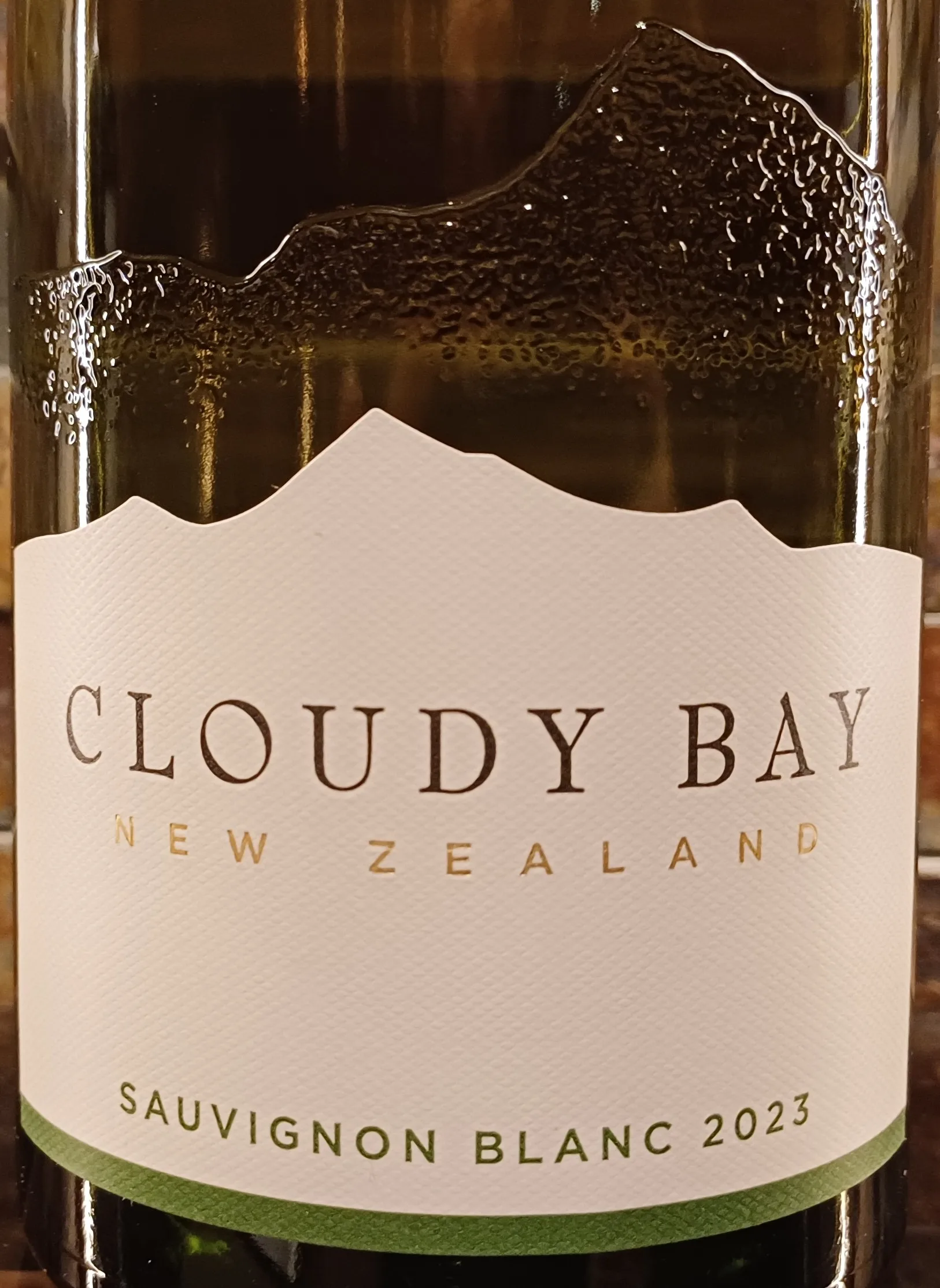 Cloudy Bay Sauvignon Blanc is crafted with meticulous attention to detail, ensuring each bottle reflects the unique terroir of Marlborough