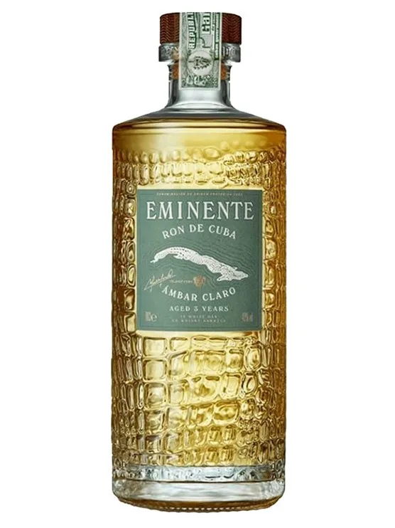 Eminente Ambar Claro 3 Year Rum offers a smooth and velvety experience with a harmonious blend of ginger, juicy apple, earthy spices, and a crisp finish of fresh ginger and sweetness.