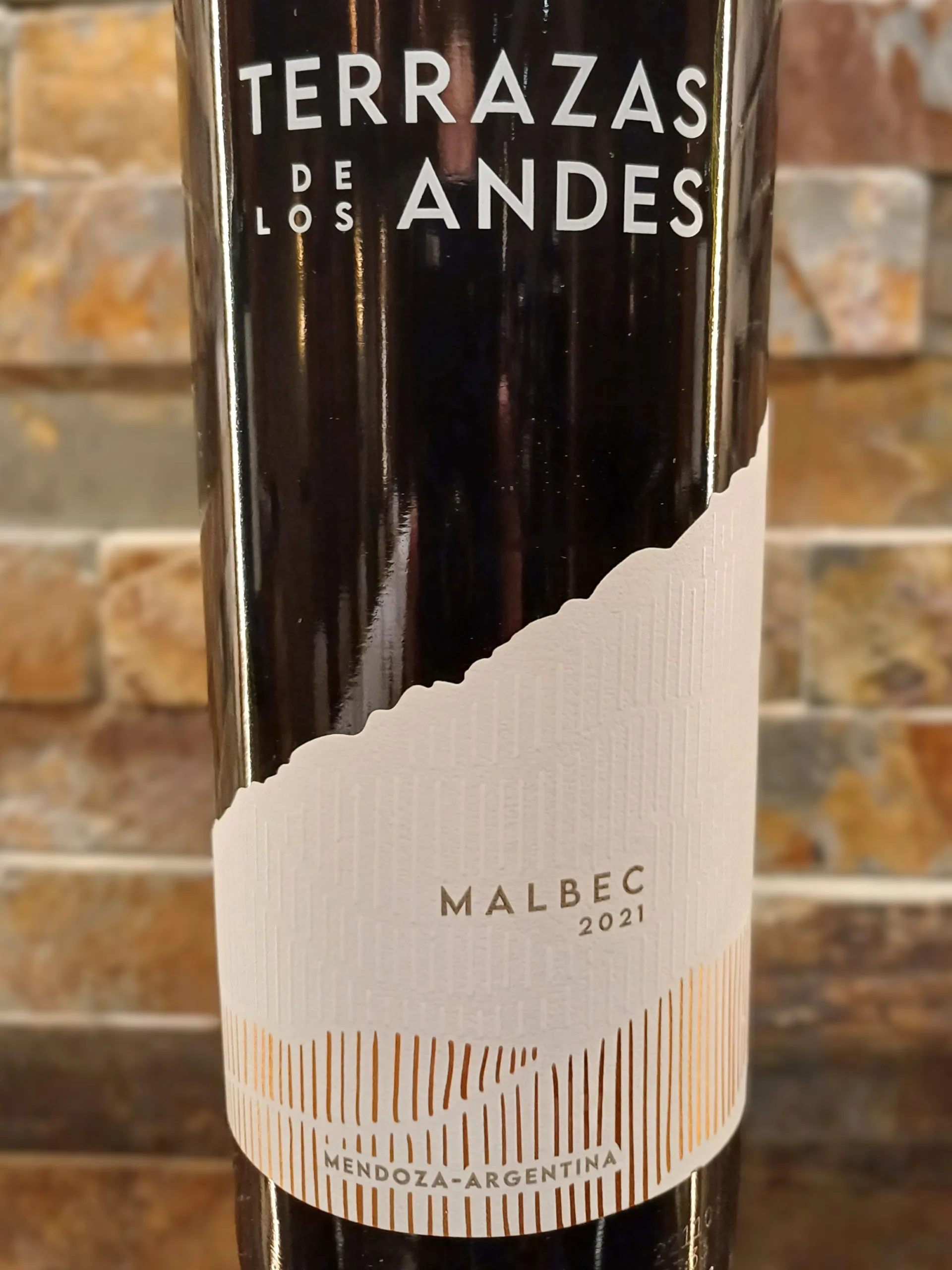 Terrazas Reserva Malbec initial taste is fresh and lively, with the fruit flavours taking centre stage. The blackberry and plum notes are particularly pronounced, providing a juicy and succulent mouthfeel