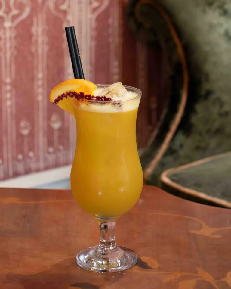 The Solero cocktail tastes like a liquid summer memory—a vibrant, tropical fruit burst smoothed over by a velvety vanilla core that perfectly mirrors its ice cream namesake.